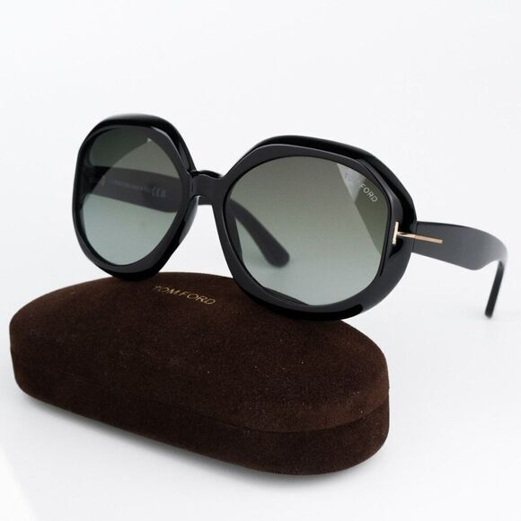 NEW Tom Ford FT1011/S 01B GEORGIA-02 Black Square Oversized Women Sunglasses - Picture 1 of 15